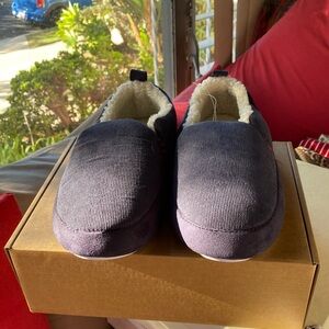 MENS SLIPPERS NWOB